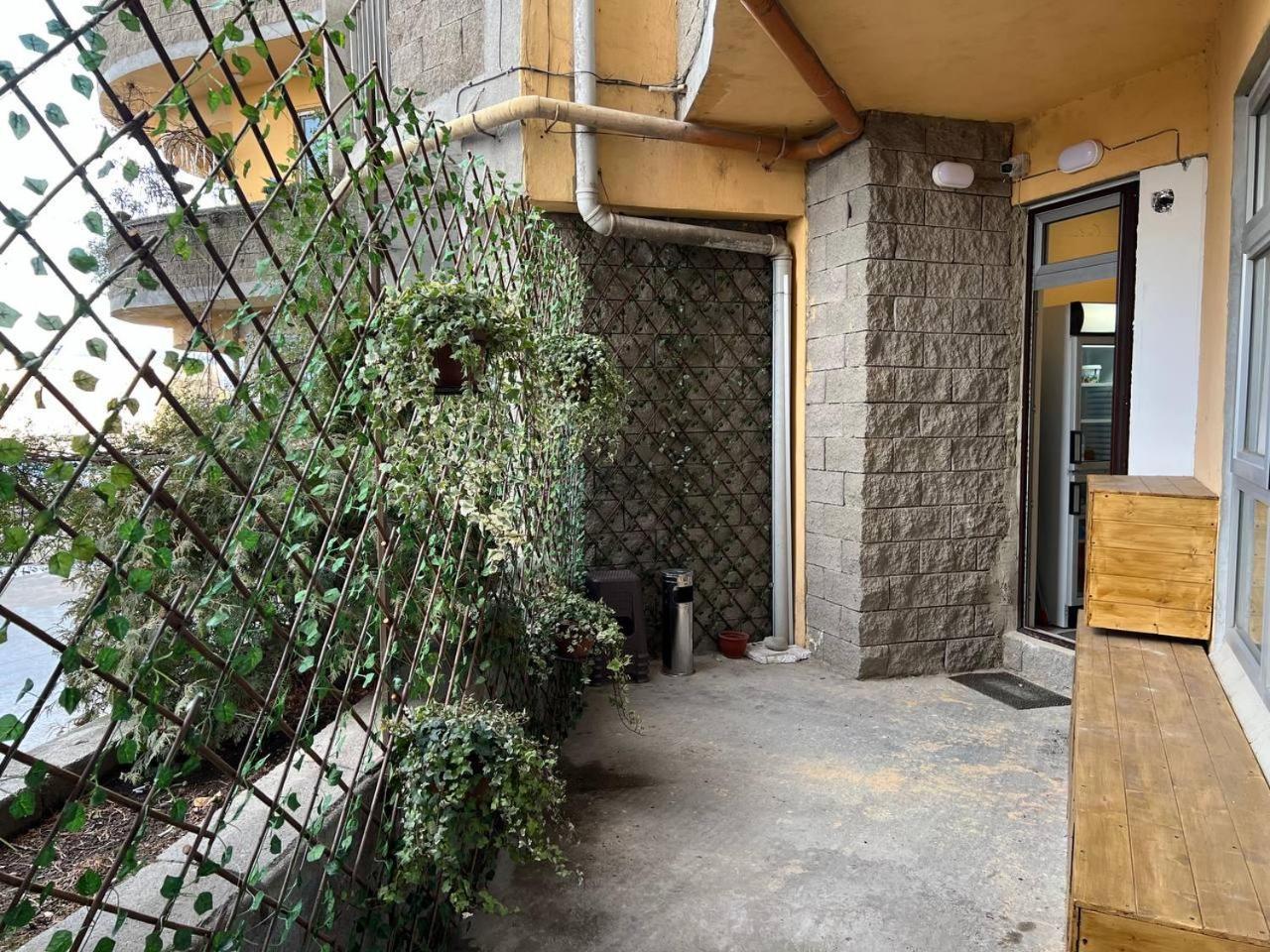 Apple Cozy Hotel Tbilisi Exterior foto